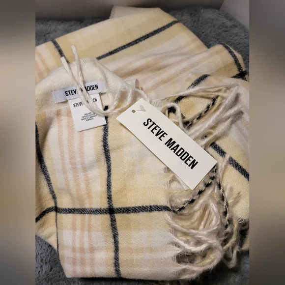 NWT Steve Madden Plaid Scarf - Picture 4 of 5